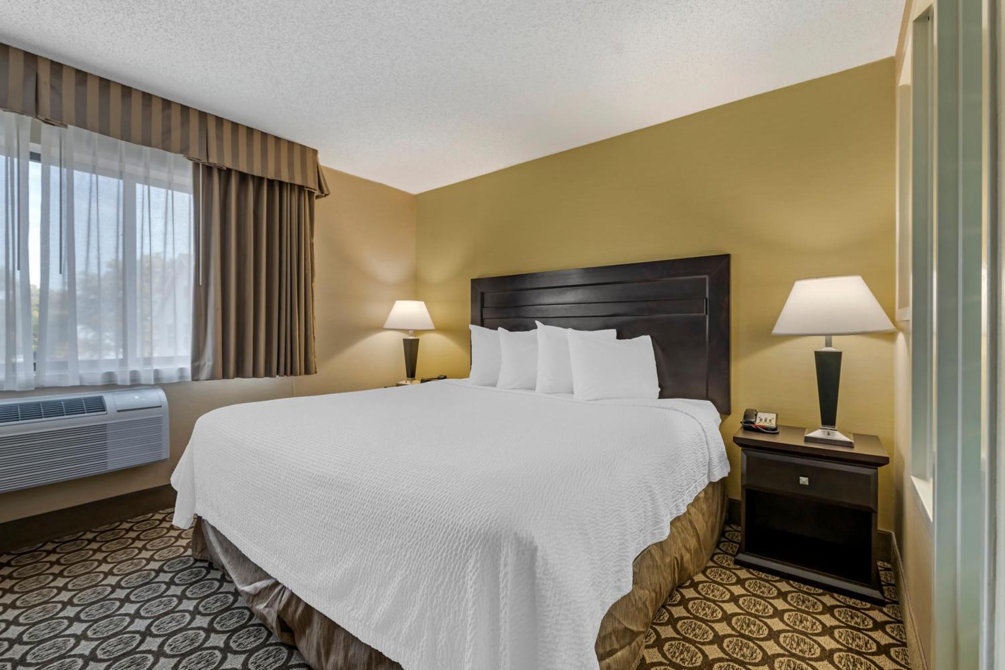 Western Inntowner Hotel 3*